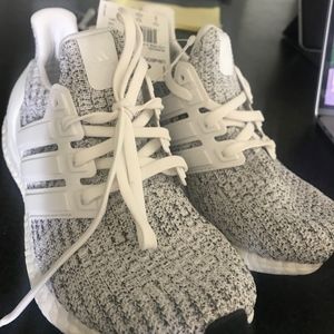 adidas UltraBOOST Grey/White Women's 6/Men's 4